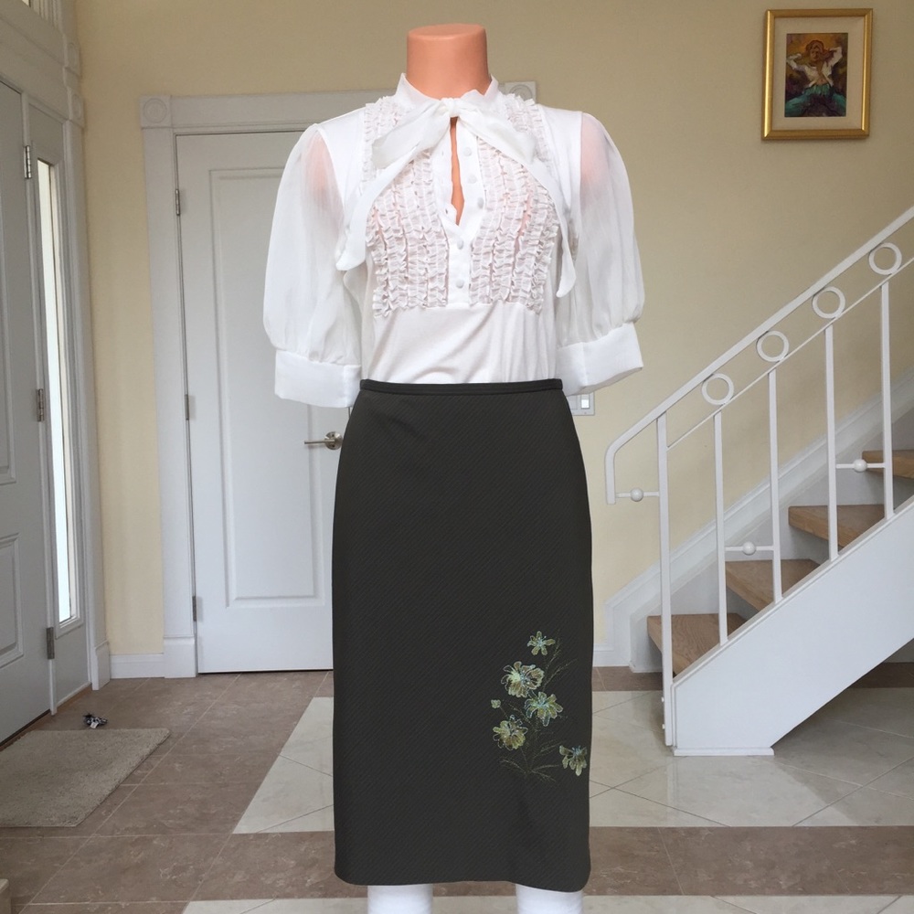 BCBG MaxAzria Embroidered pencil skirt.